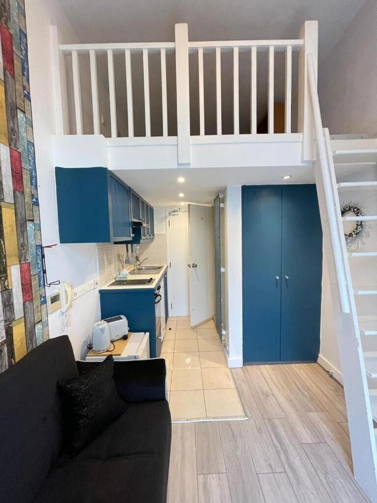 Portobello Road Artistic Studios 'Budget' London Rom bilde