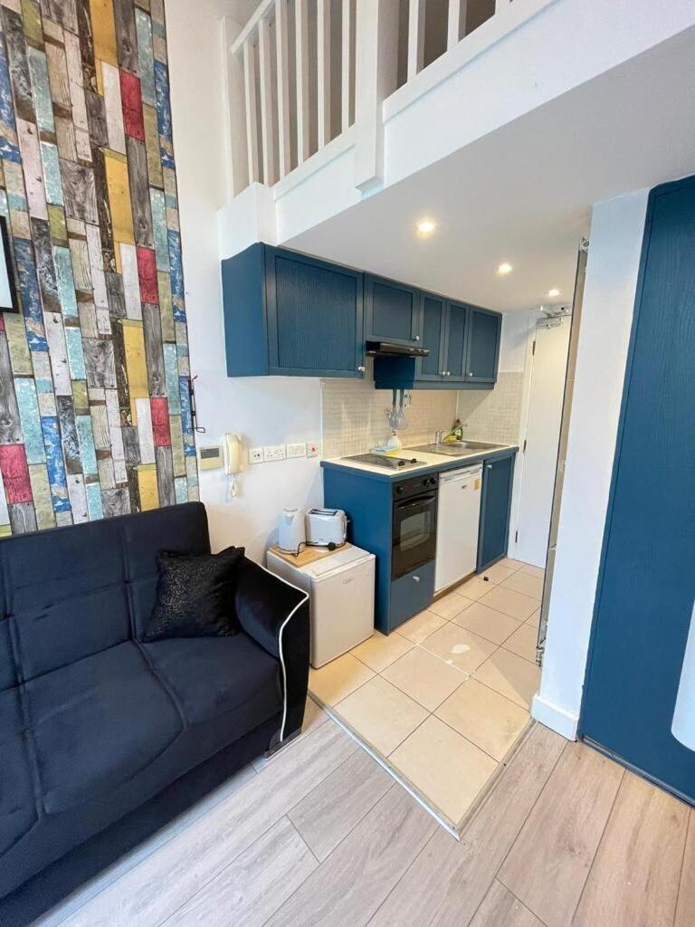Portobello Road Artistic Studios 'Budget' London Rom bilde