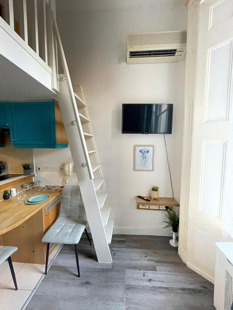Portobello Road Artistic Studios 'Budget' London Rom bilde