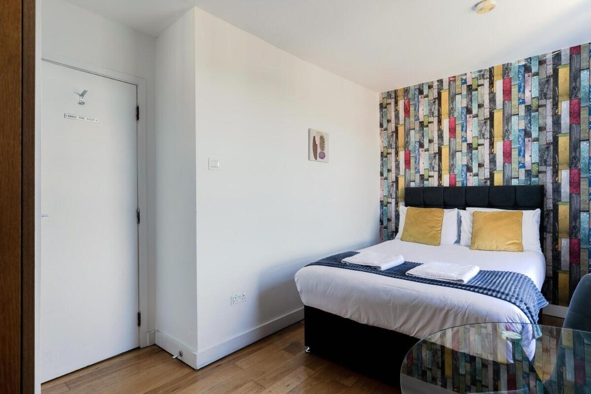 Portobello Road Artistic Studios 'Budget' London Rom bilde