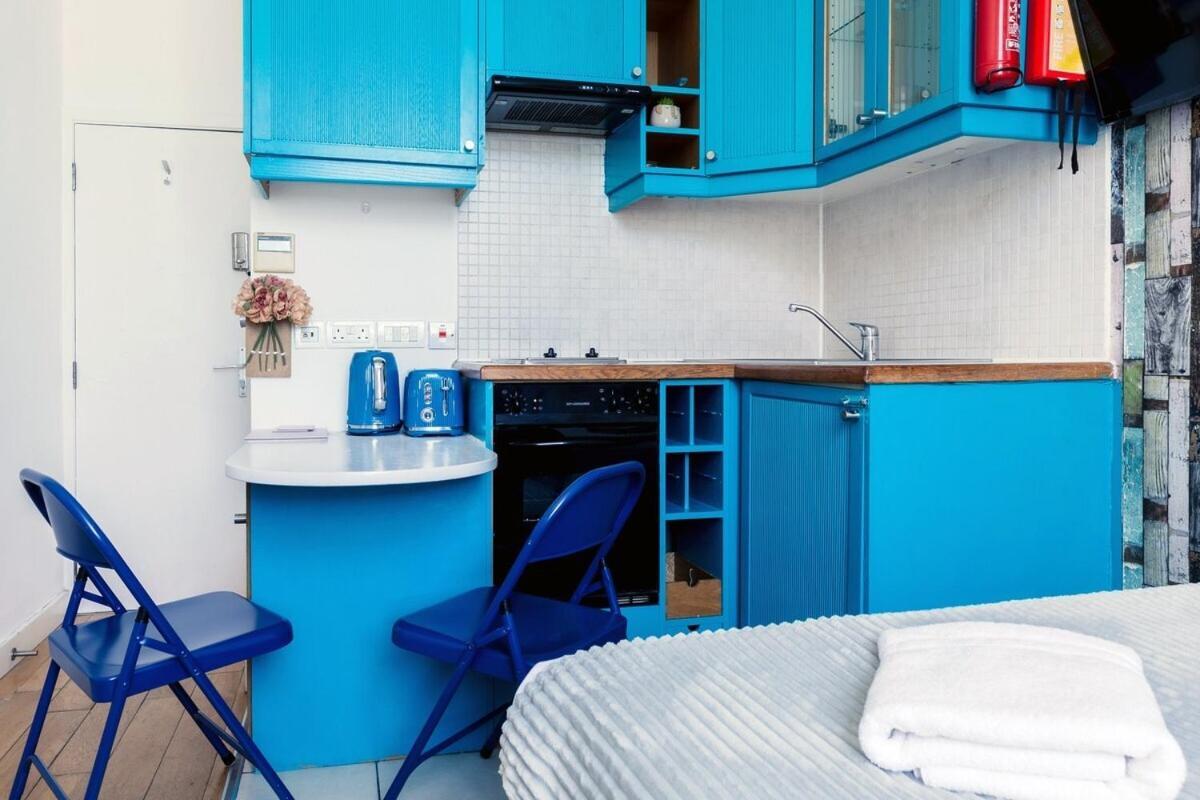 Portobello Road Artistic Studios 'Budget' London Rom bilde